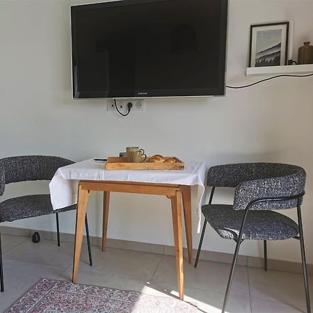 Au Jardin Des Deux Roches Bed & Breakfast Prissé Екстериор снимка
