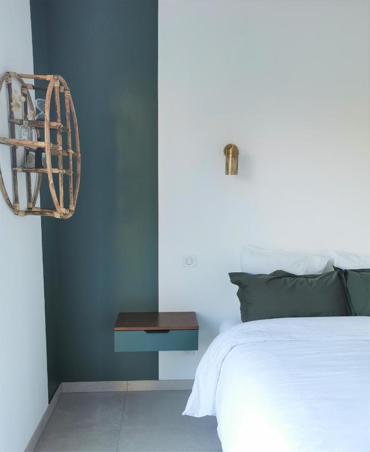 Au Jardin Des Deux Roches Bed & Breakfast Prissé Екстериор снимка