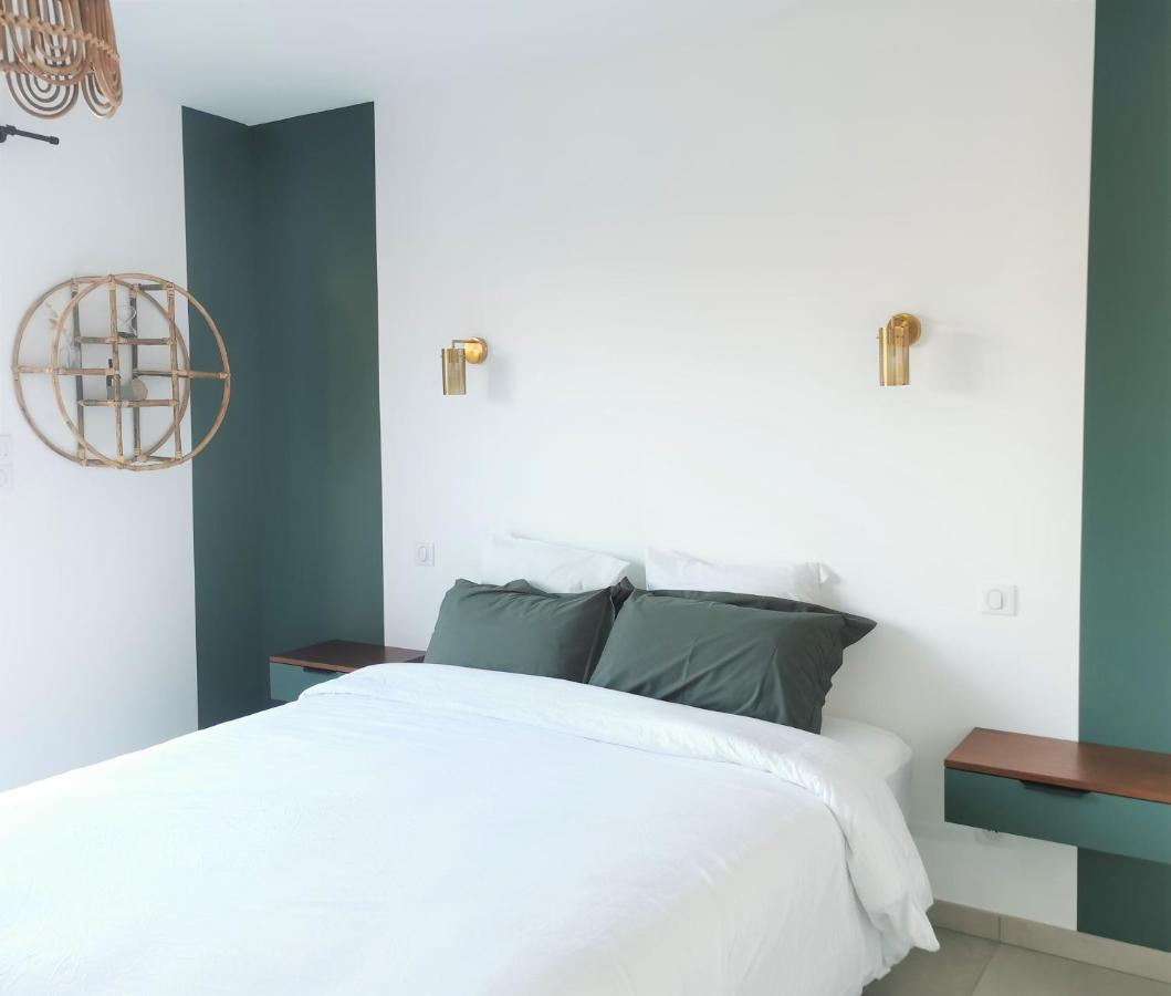 Au Jardin Des Deux Roches Bed & Breakfast Prissé Екстериор снимка