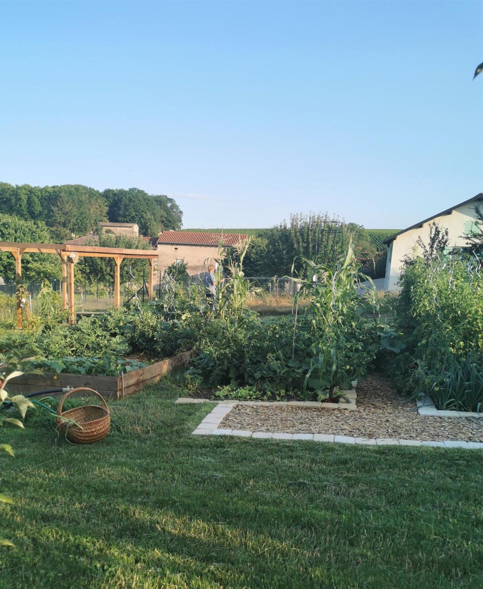 Au Jardin Des Deux Roches Bed & Breakfast Prissé Екстериор снимка